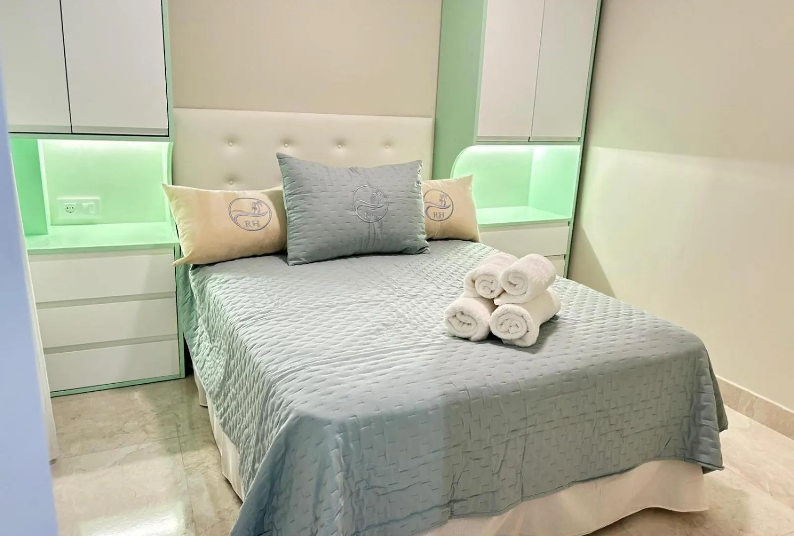 Rentaly Holidays El Cobijo Del Conde 알메리아